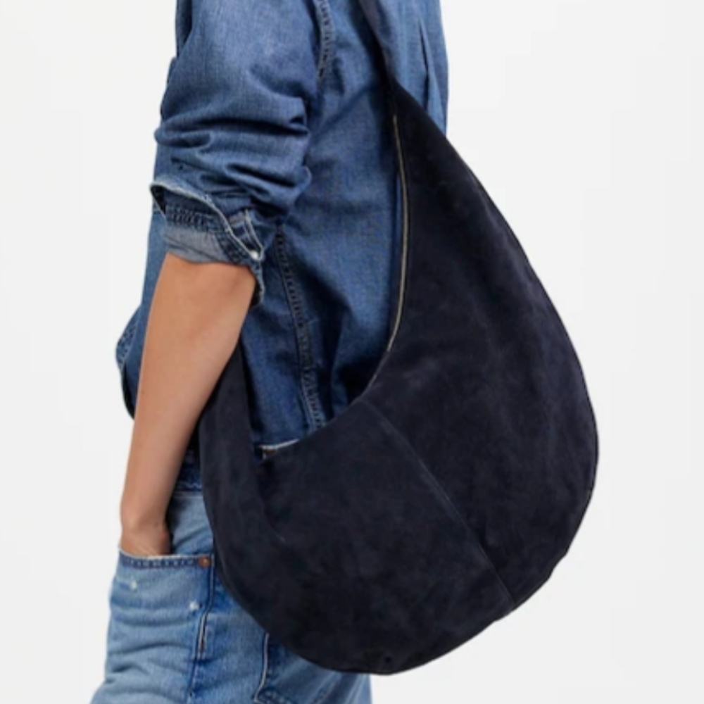 Madewell The Essential Curve Shoulder Bag In Navy